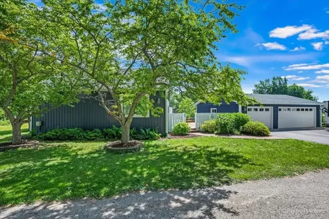 209 Eastwood Court Barrington IL 60010