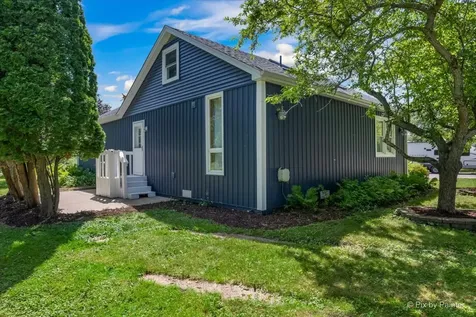 209 Eastwood Court Barrington IL 60010