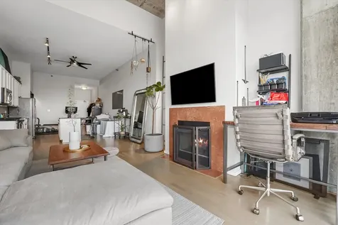 321 South Sangamon Street Chicago IL 60607
