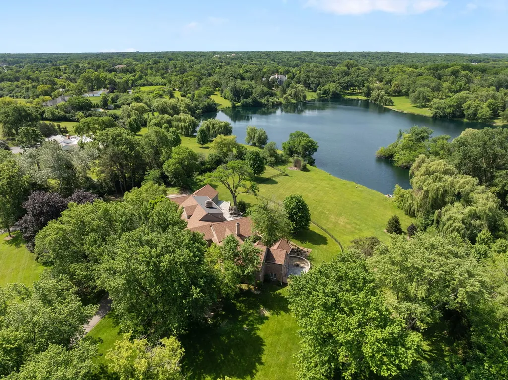419 Caesar Drive Barrington Hills IL 60010