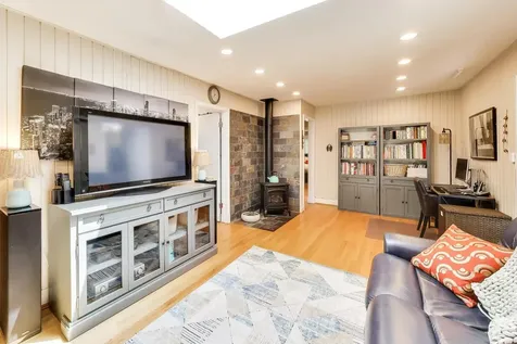1884 Penfold Place Northbrook IL 60062
