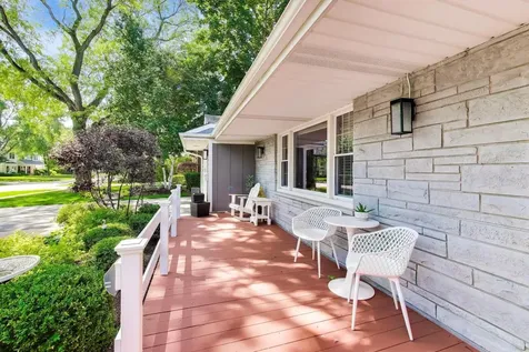 1884 Penfold Place Northbrook IL 60062