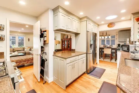 1884 Penfold Place Northbrook IL 60062