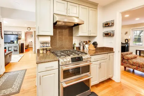 1884 Penfold Place Northbrook IL 60062