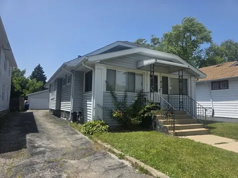 614 North Butrick Street Waukegan IL 60085