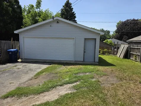614 North Butrick Street Waukegan IL 60085