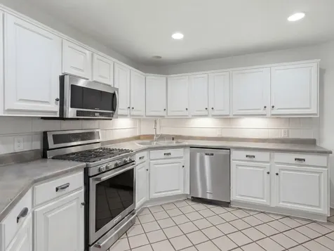 138 Woodland Drive Plano IL 60545