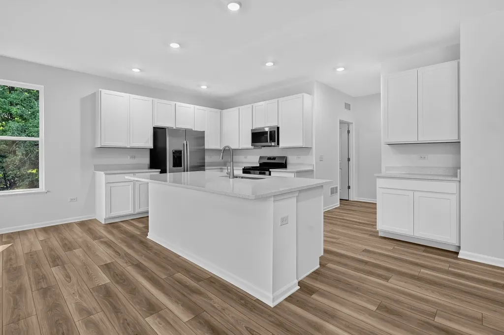 2038 Kenilworth Place Aurora IL 60506