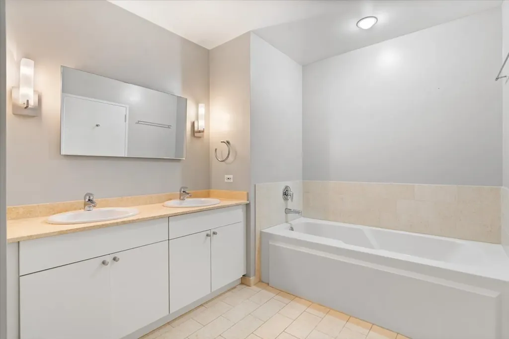 510 West Erie Street Chicago IL 60654