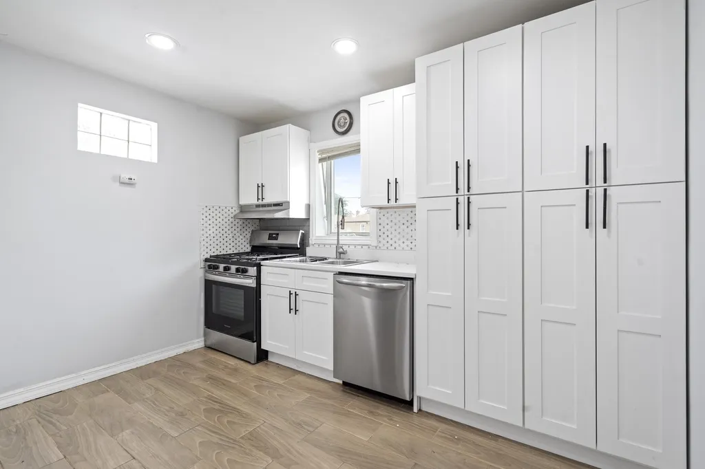 5701 South Mobile Avenue Chicago IL 60638