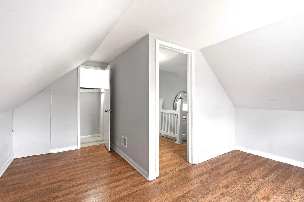 5701 South Mobile Avenue Chicago IL 60638