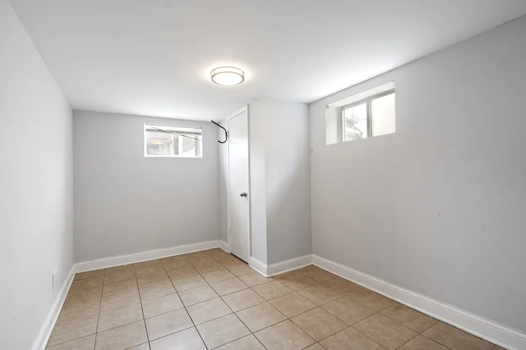 5701 South Mobile Avenue Chicago IL 60638