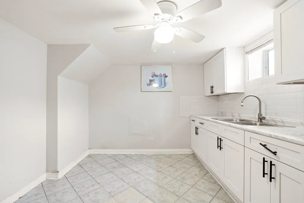 5701 South Mobile Avenue Chicago IL 60638