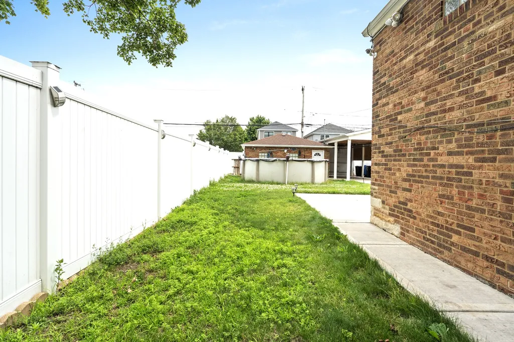 5701 South Mobile Avenue Chicago IL 60638