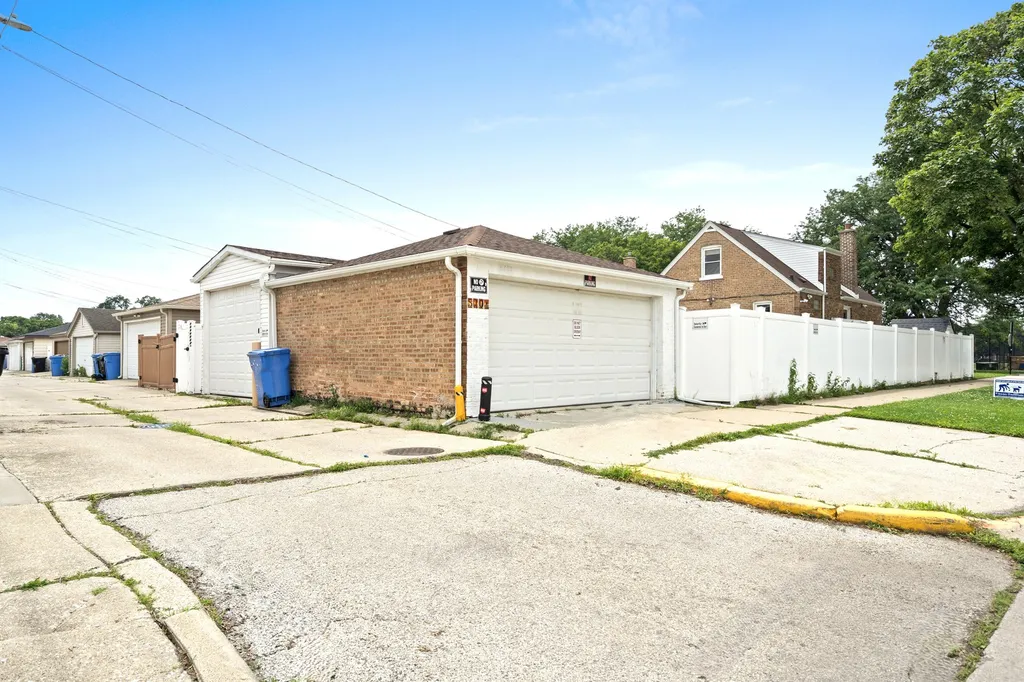 5701 South Mobile Avenue Chicago IL 60638