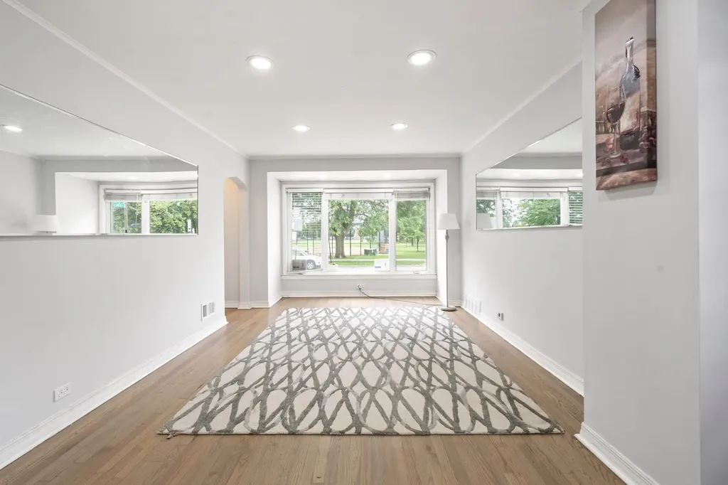 5701 South Mobile Avenue Chicago IL 60638