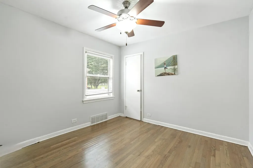5701 South Mobile Avenue Chicago IL 60638
