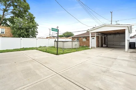 5701 South Mobile Avenue Chicago IL 60638