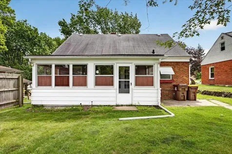 911 21ST Street Rockford IL 61108