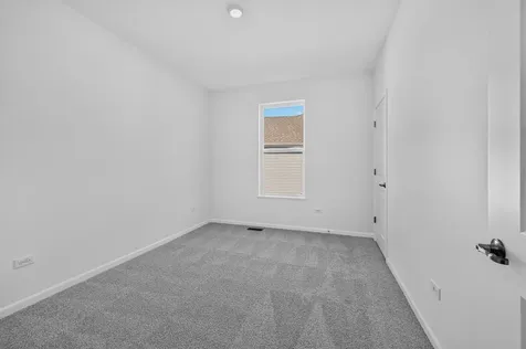 2030 Kenilworth Place Aurora IL 60506