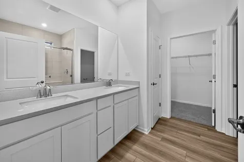 2030 Kenilworth Place Aurora IL 60506