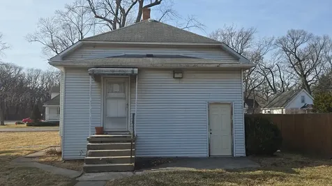 7 North State Street Glenwood IL 60425