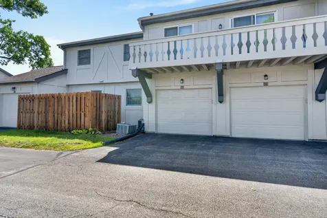 868 Bristol Drive Barrington IL 60010