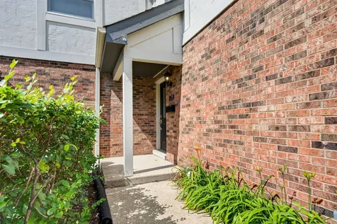 868 Bristol Drive Barrington IL 60010