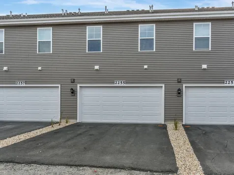 2255 Riesling Road Oswego IL 60543