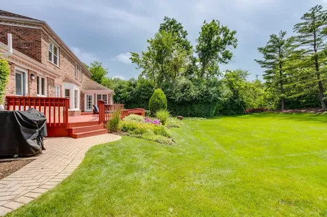 106 Surrey Lane Lincolnshire IL 60045