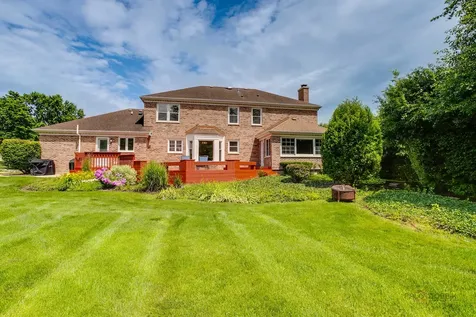 106 Surrey Lane Lincolnshire IL 60045