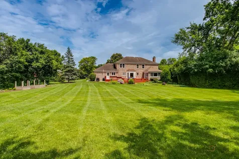 106 Surrey Lane Lincolnshire IL 60045