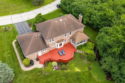 106 Surrey Lane Lincolnshire IL 60045