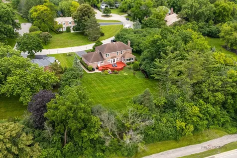106 Surrey Lane Lincolnshire IL 60045