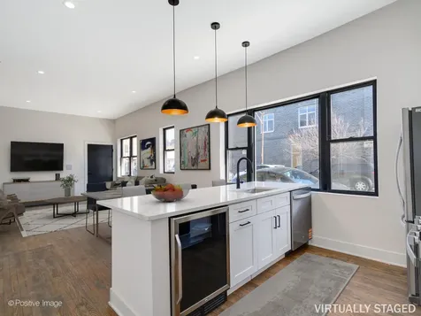 846 North Ashland Avenue Chicago IL 60622