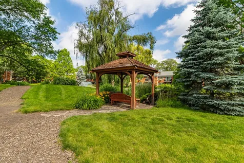 711 East Falcon Drive Arlington Heights IL 60005