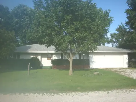 498 Park Street Cissna Park IL 60924