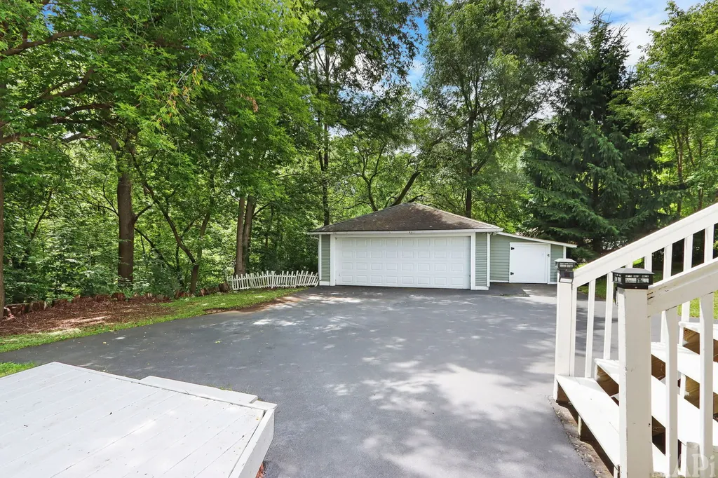 40431 North Fairview Street Antioch IL 60002