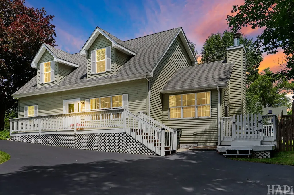 40431 North Fairview Street Antioch IL 60002