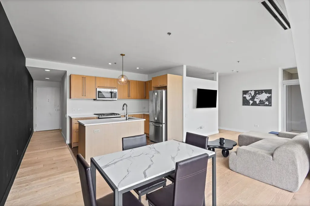 510 West Erie Street Chicago IL 60654