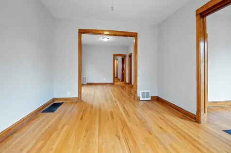 4737 North Kildare Avenue Chicago IL 60630