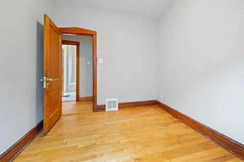 4737 North Kildare Avenue Chicago IL 60630