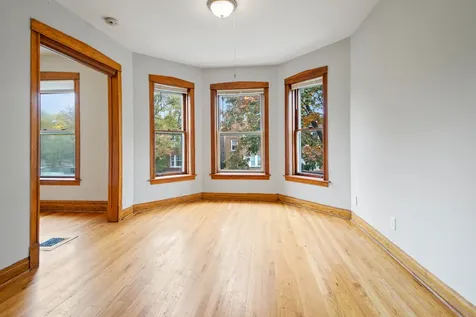 4737 North Kildare Avenue Chicago IL 60630
