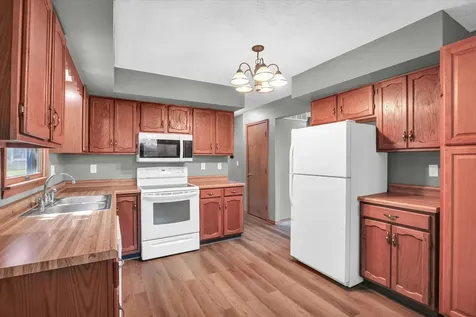 1009 North West Street N Leroy IL 61752