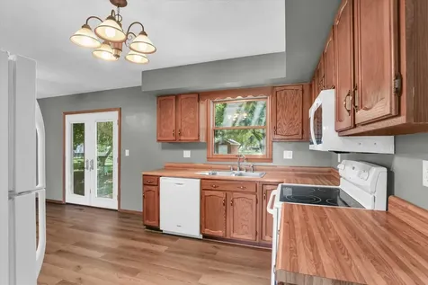 1009 North West Street N Leroy IL 61752