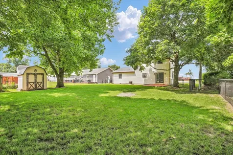 1009 North West Street N Leroy IL 61752