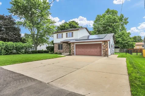 1009 North West Street N Leroy IL 61752