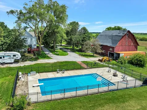 3663 W Church Road Beecher IL 60401