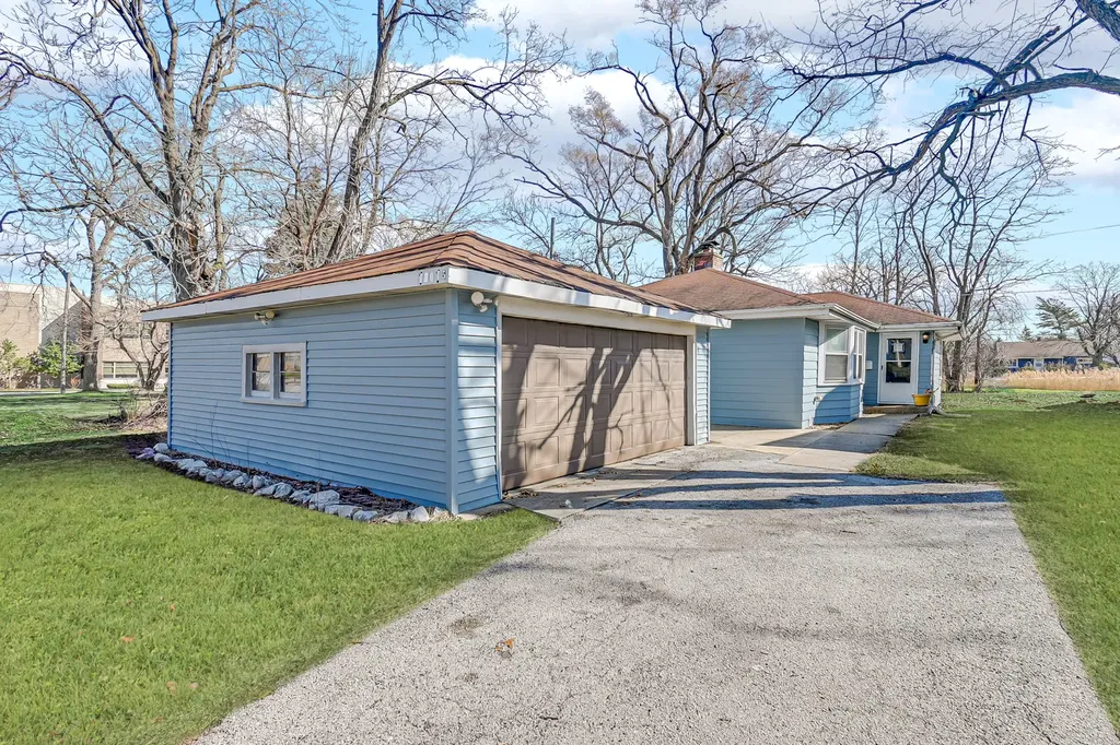 17015 Annetta Avenue Hazel Crest IL 60429