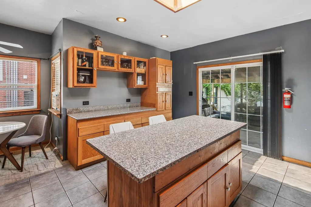 2016 North Whipple Street Chicago IL 60647